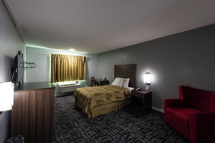 Room 5 of 7