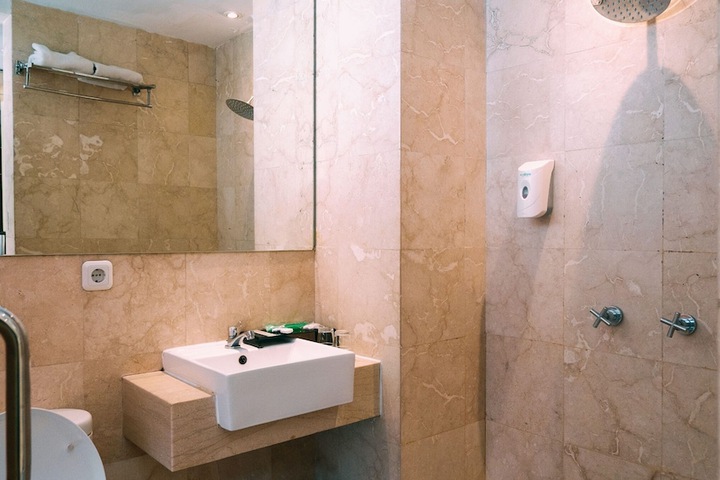 Clean Restrooms