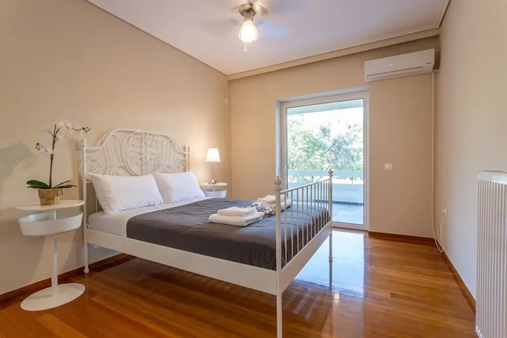 Room 6 of 21