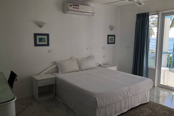 Room 4 of 7