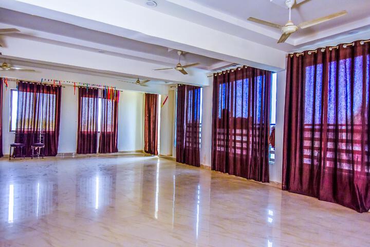 Room 2 of 6