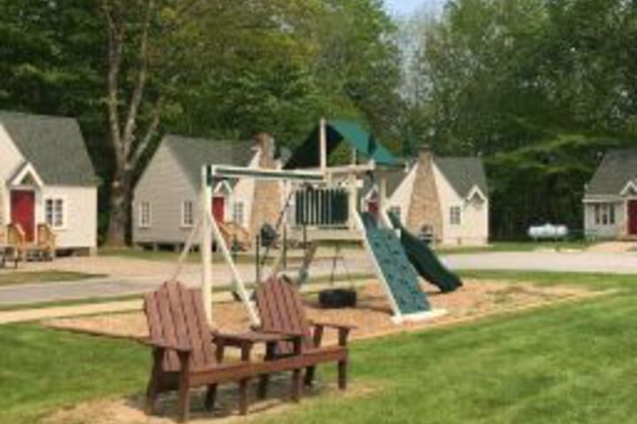 Exterior of Gilcrest Cottages and Motels