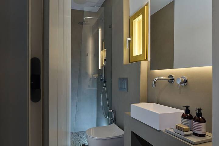 Room 14 of 30