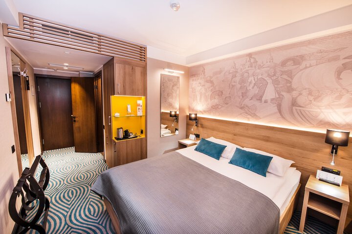 Room 14 of 43