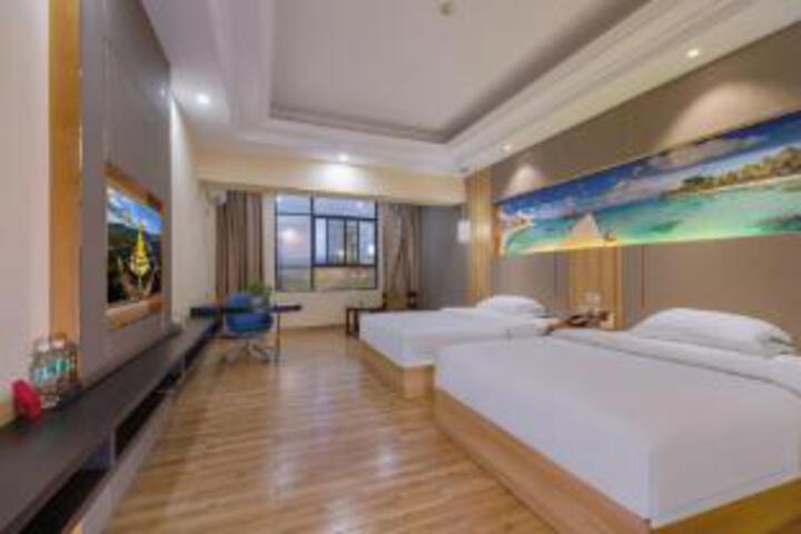 Room 8 of 10