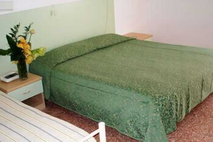 Room 7 of 38