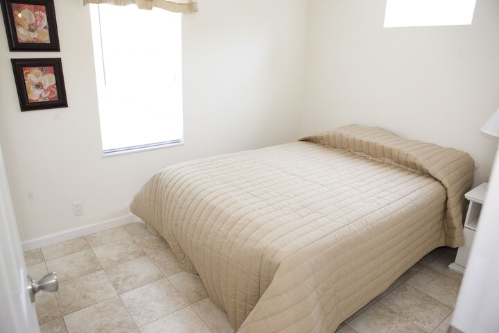 Room 3 of 16