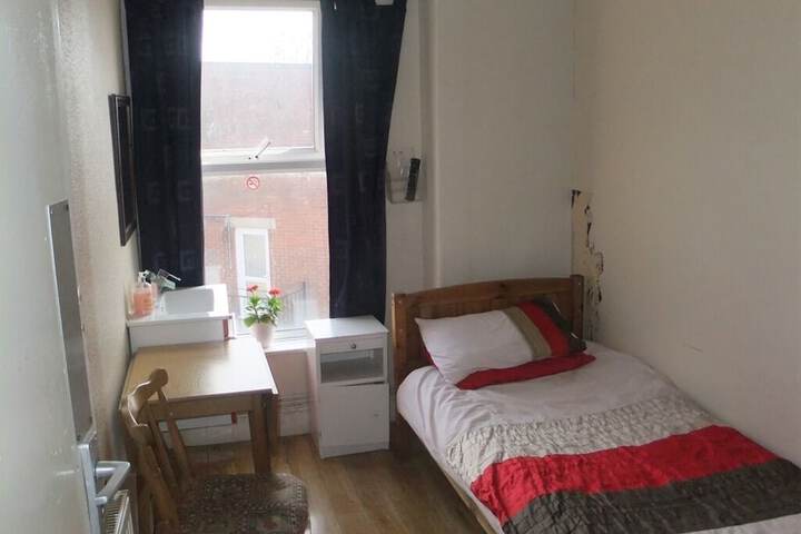 Room 12 of 22