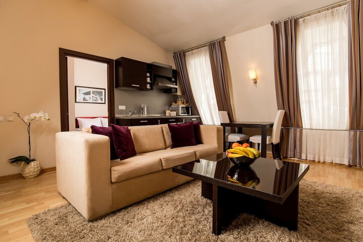 Room 42 of 84