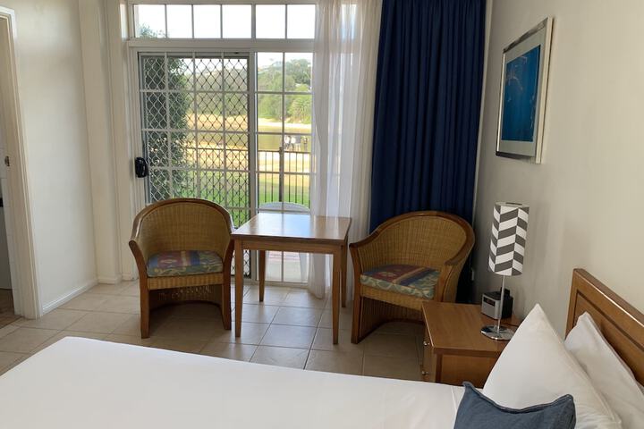 Room 5 of 65