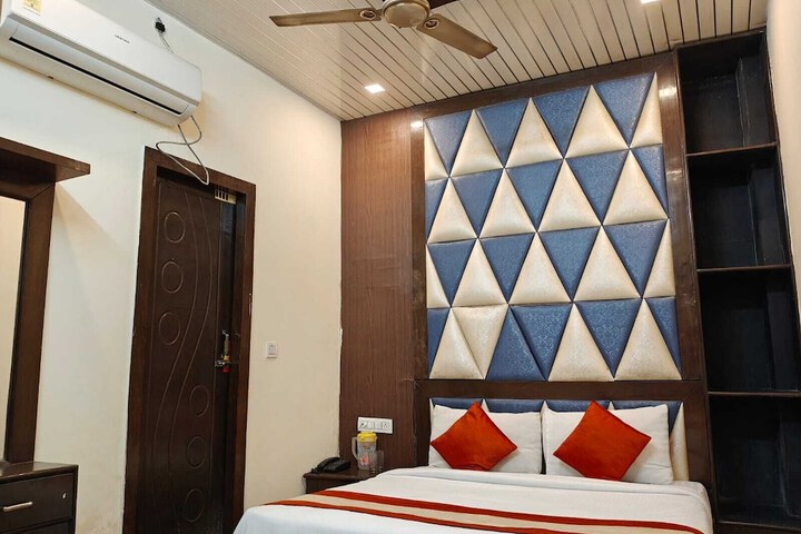 Room 20 of 38