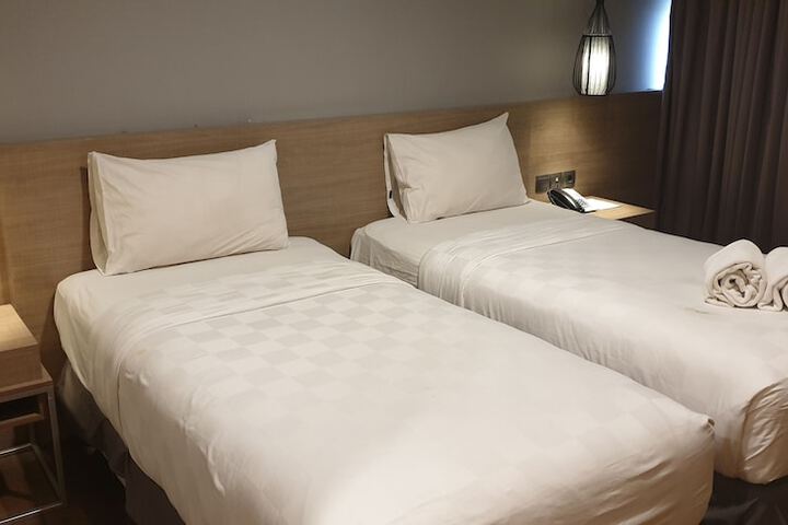 Room 16 of 43