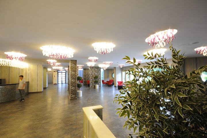 Hotel Interior 4 of 47