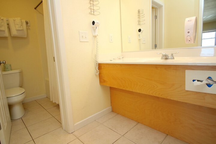 Room 34 of 48