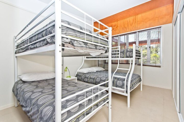 Room 4 of 13