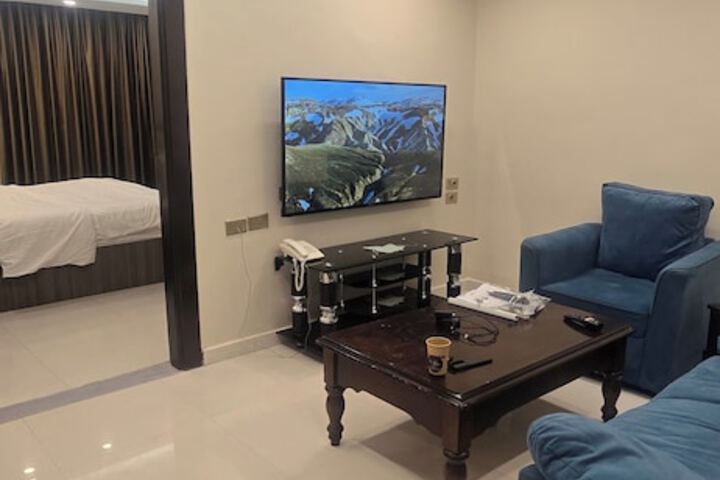 Room 17 of 37