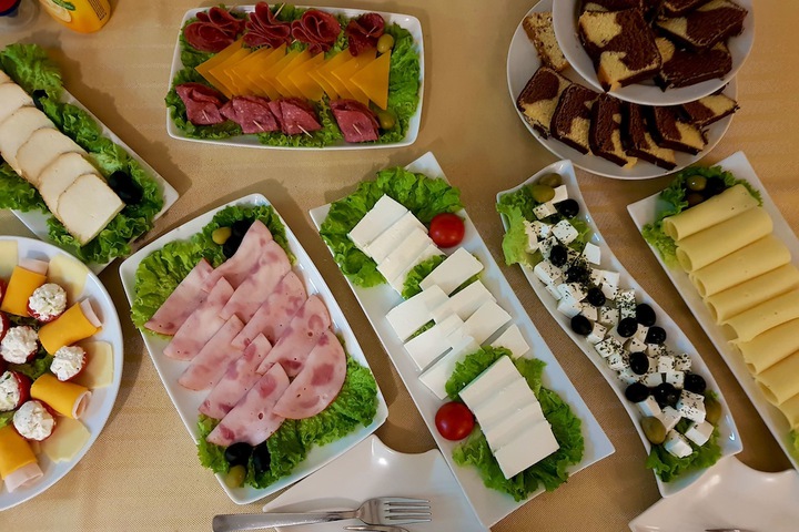 Dining 60 of 81