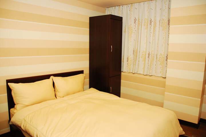 Room 6 of 36