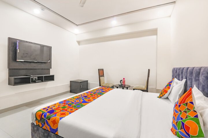 Room 17 of 27