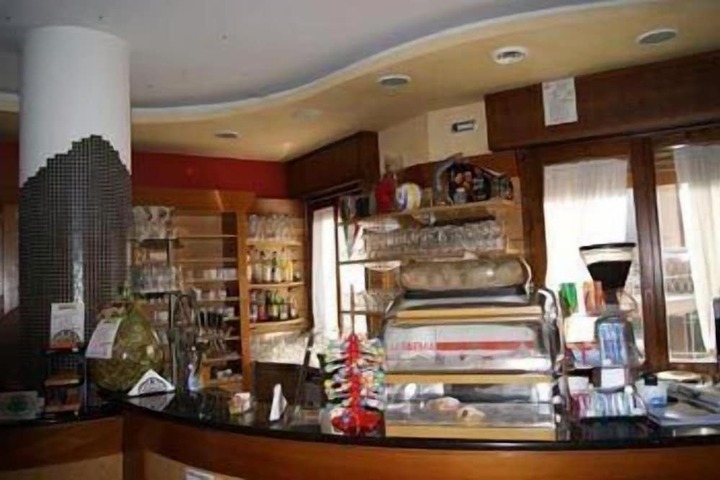 Lounge 18 of 20