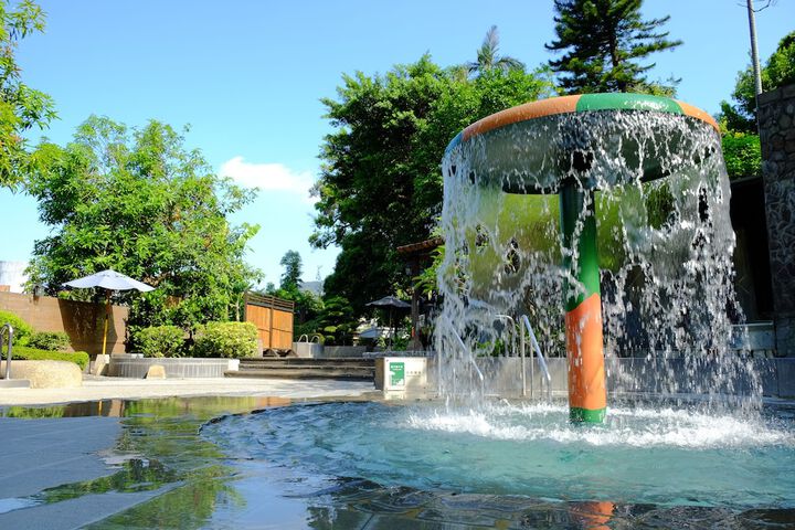 Pools & Facilities