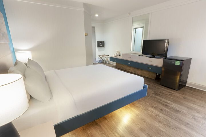 Room 10 of 132