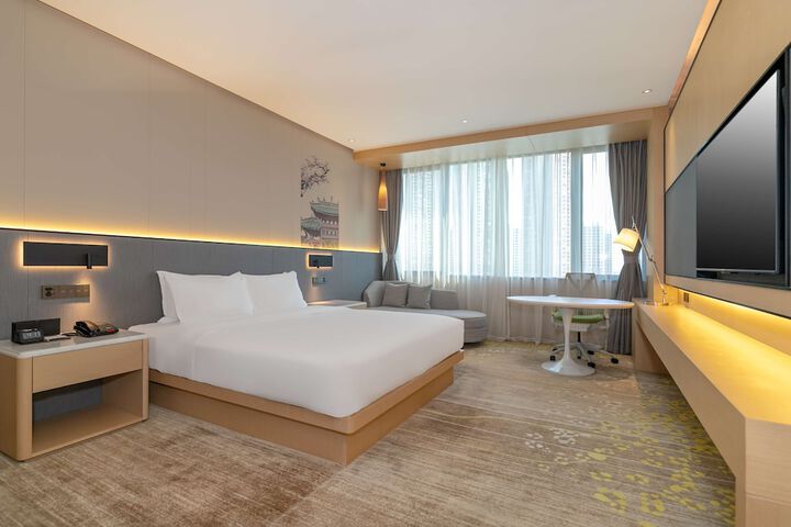 Room 10 of 86