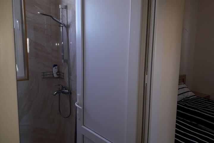 Room 16 of 26