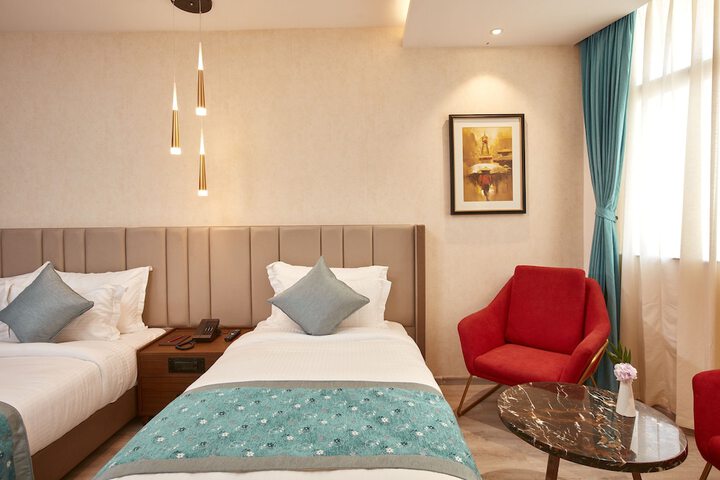 Room 15 of 28