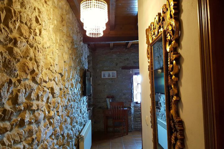 Room 15 of 33