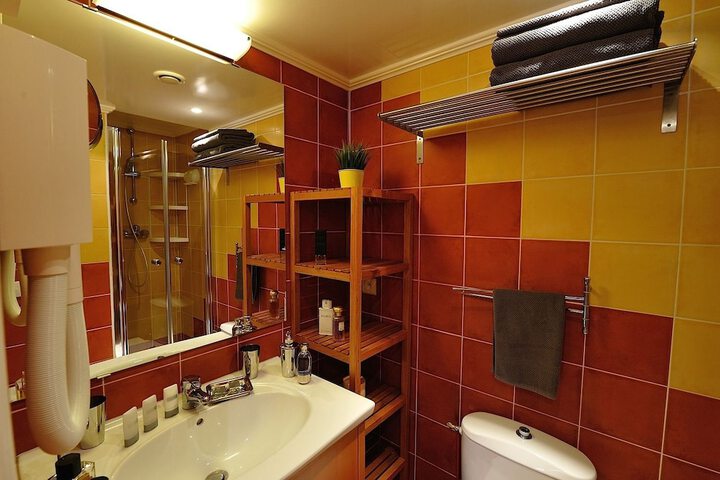 Room 540 of 648