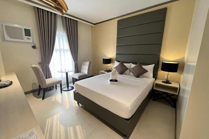 Room 3 of 16