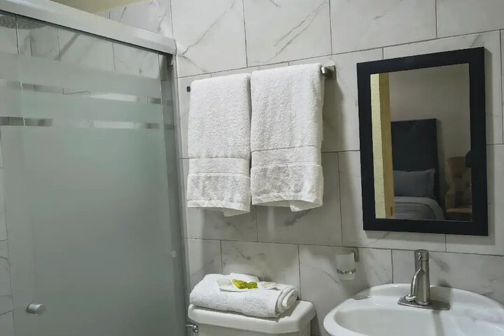Room 16 of 28