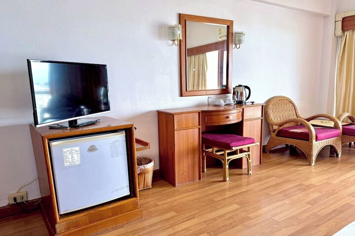 Room 18 of 130