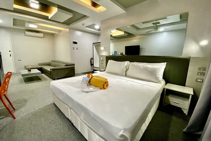 Room 51 of 403