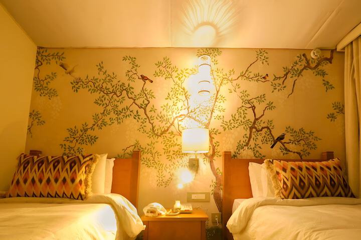 Room 3 of 113