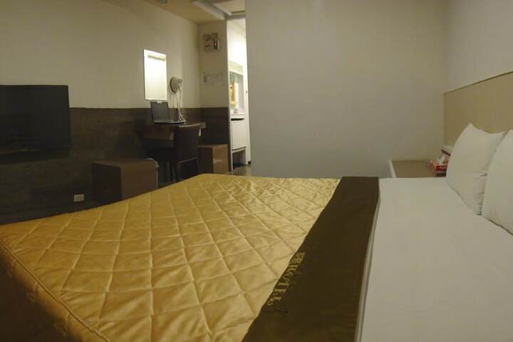Room 15 of 27