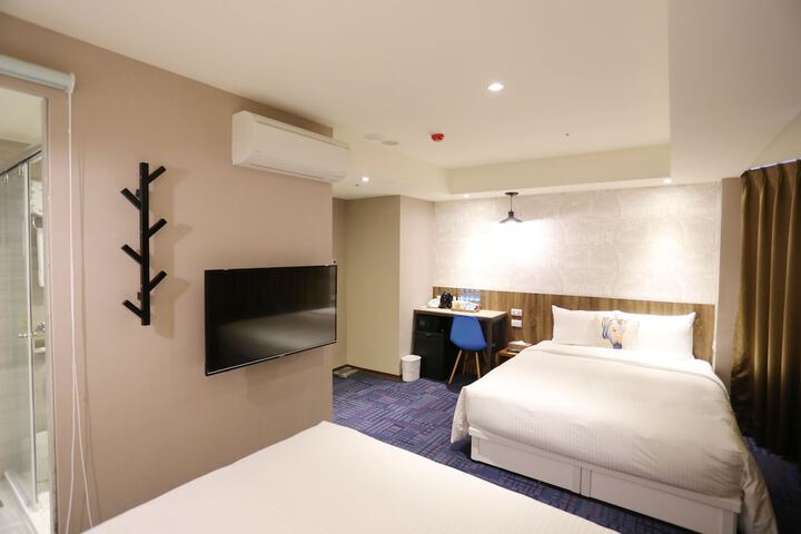 Room 6 of 57