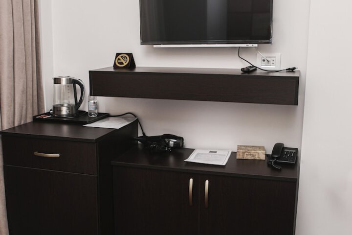 Room 5 of 42