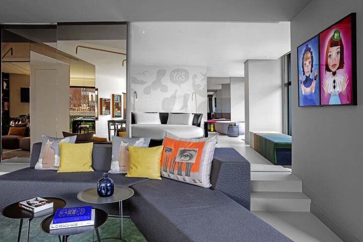 Room 52 of 313
