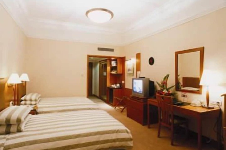 Room 14 of 38
