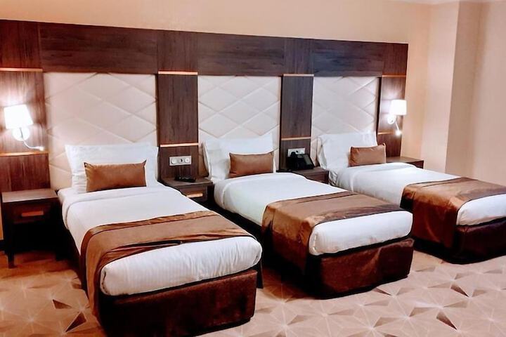 Room 14 of 24