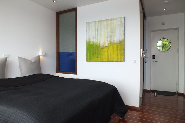 Room 8 of 71