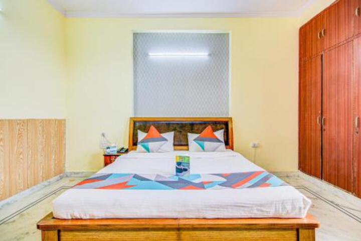 Room 5 of 6