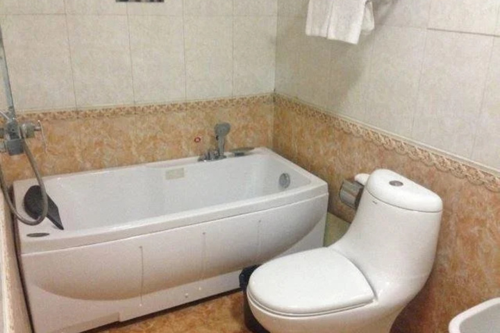 Room 15 of 15