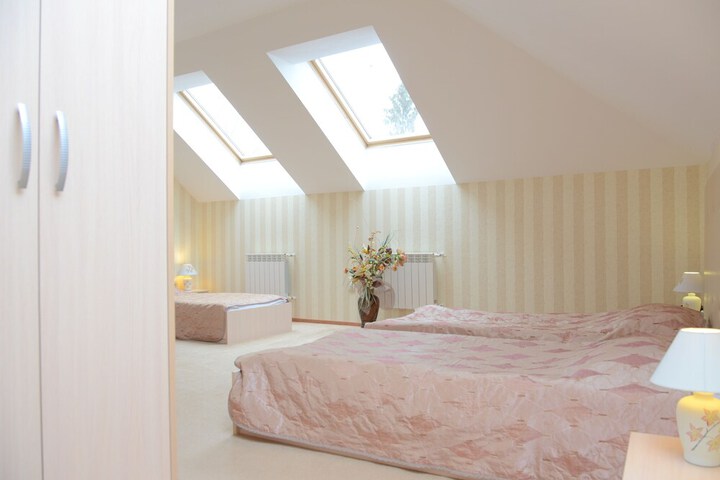 Room 10 of 47
