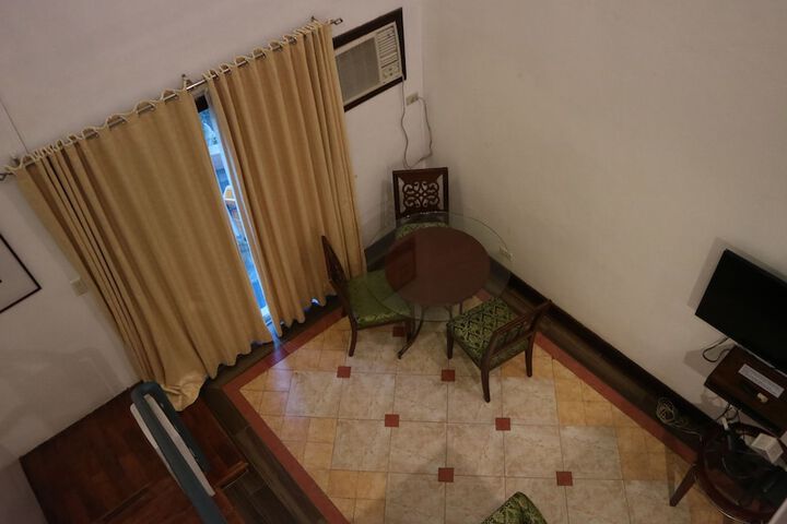 Room 12 of 50