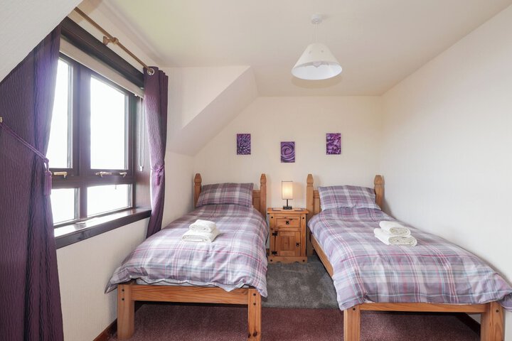 Room 7 of 38