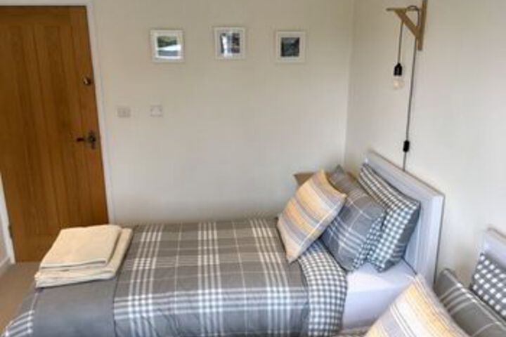 Room 10 of 18