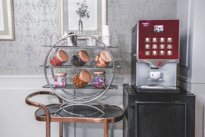 Breakfast/Coffee Service 24 of 121